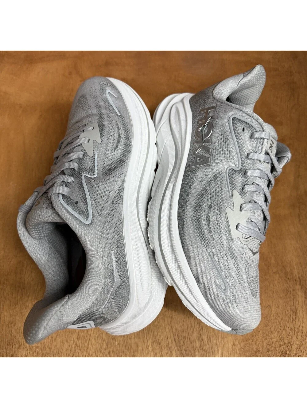 Hoka One One Clifton 10 Running Shoes Womens 7 D Wide Stellar Grey 1162050 SRYG